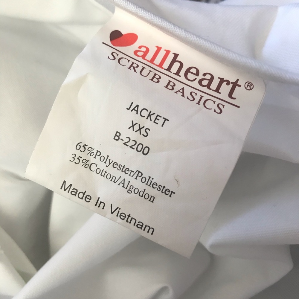 AllHeart | Scrub Jacket Basics - Picture 5 of 6